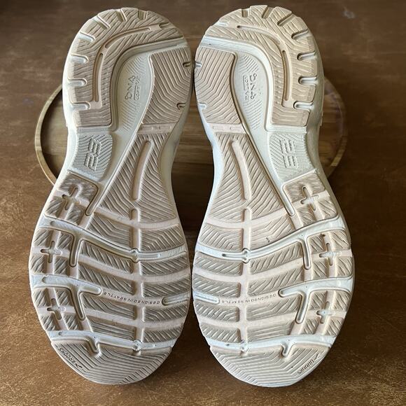 Brooks Adrenaline GTS 23 Supportive Peach Running Shoes Sneakers Women's 8.5 - Picture 4 of 16